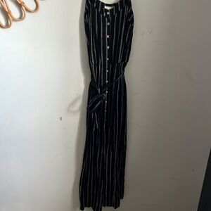 Universal Thread long linen summer/spring slim dress. Size medium